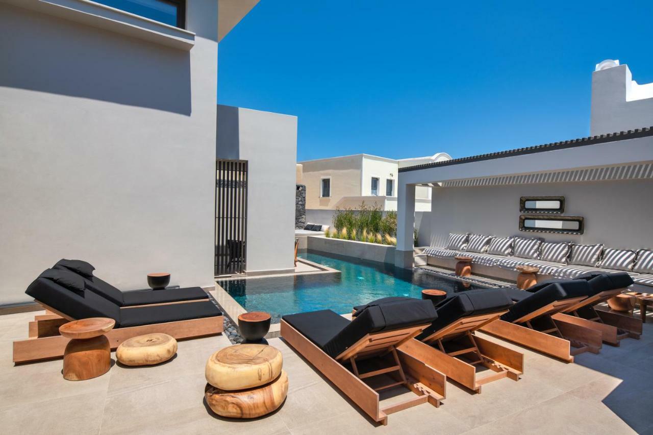 Uma Ray Suites Fira  Quarto foto